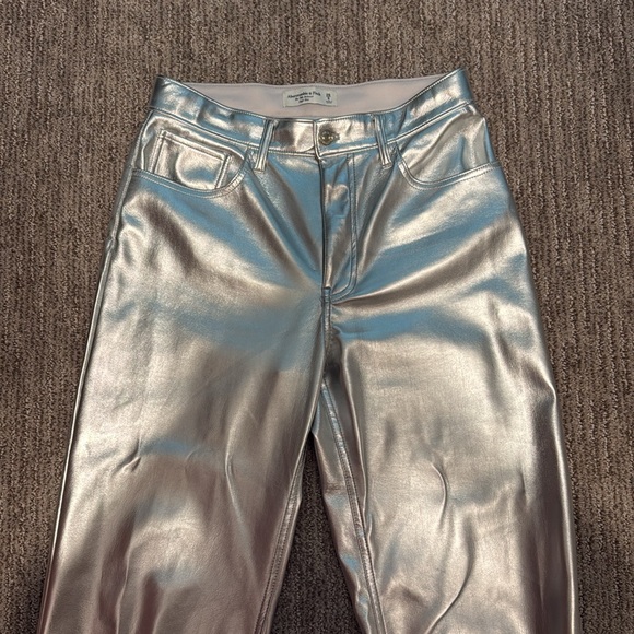 Silver Metallic High-Waisted Pants - Picture 2 of 4